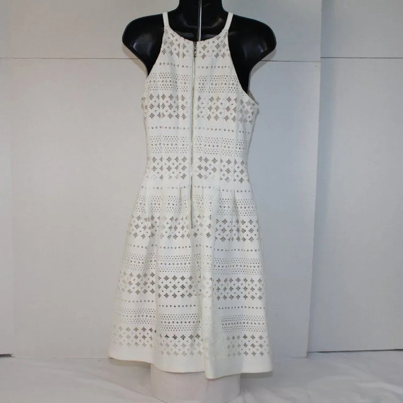 Eliza J - Picture 5 of 10